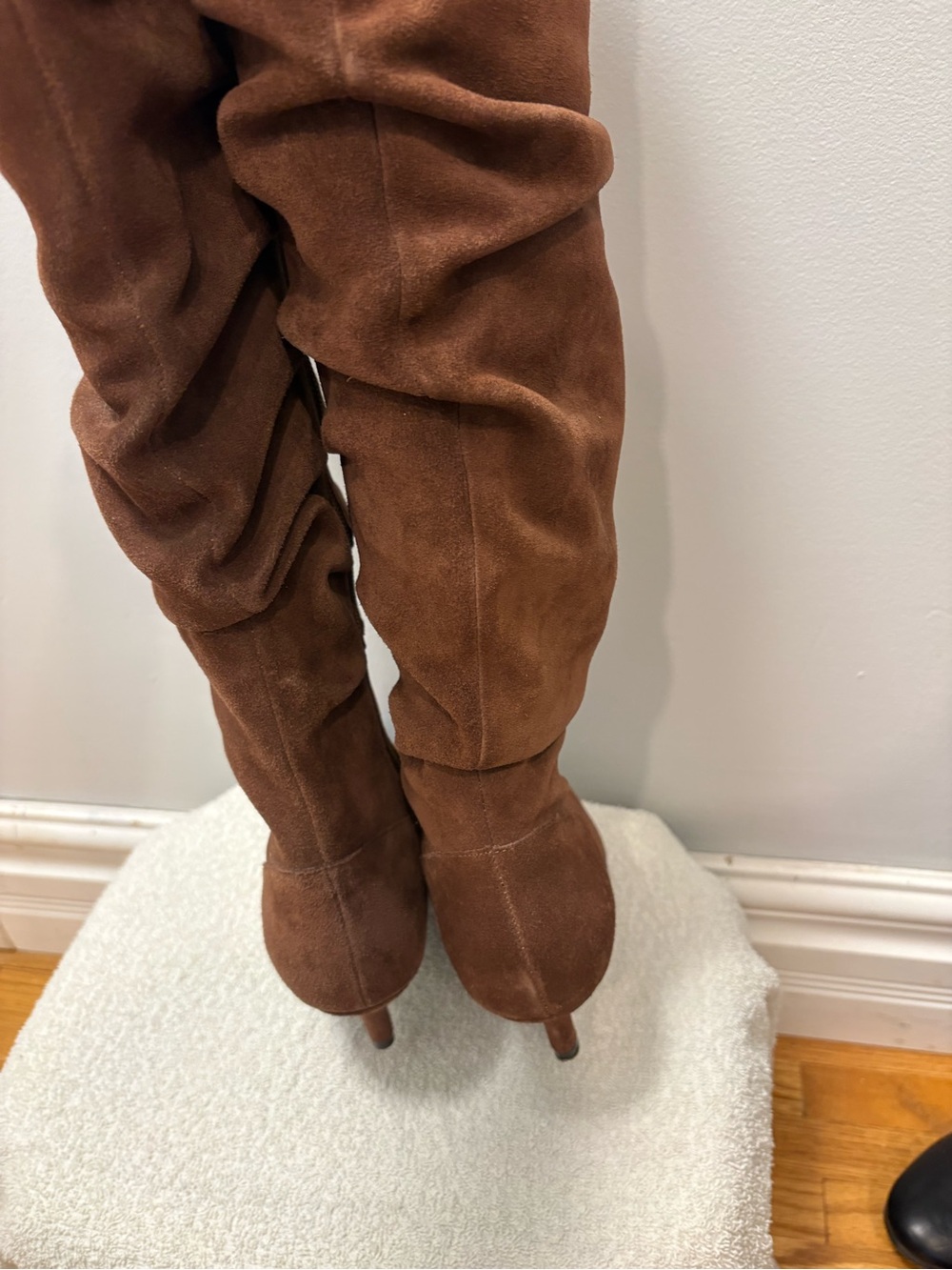 le chateau Chestnut Suede Over-the-Knee Stiletto Boots